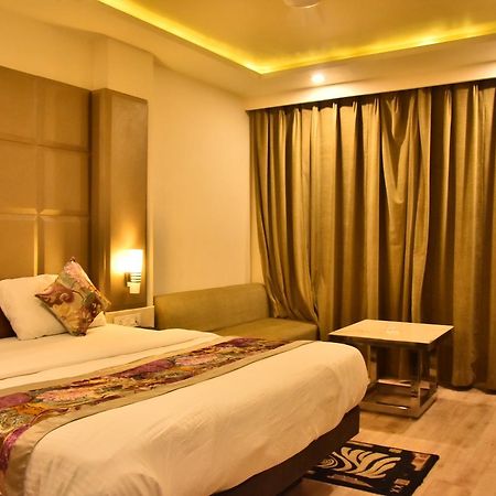 Hotel Deep Kanpur Extérieur photo