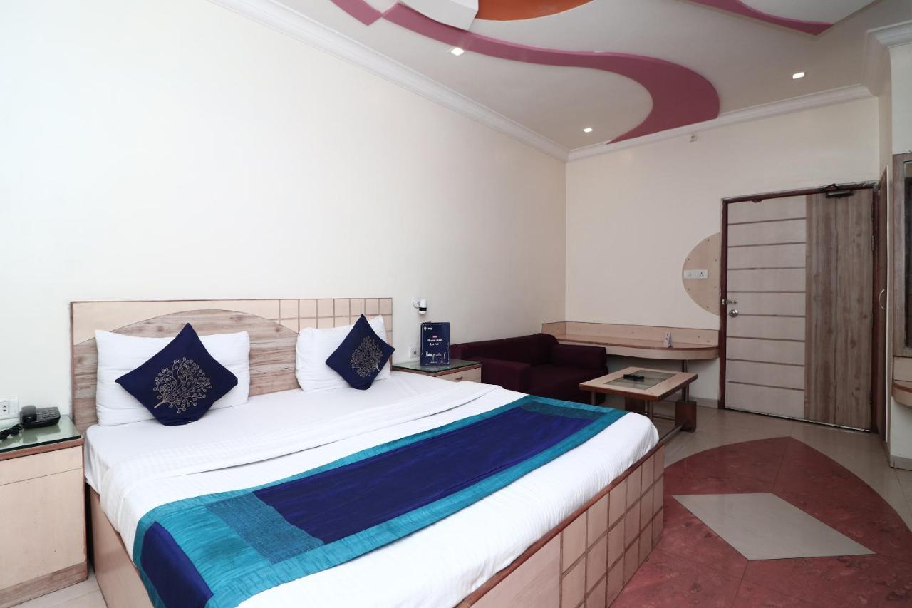 Hotel Deep Kanpur Extérieur photo