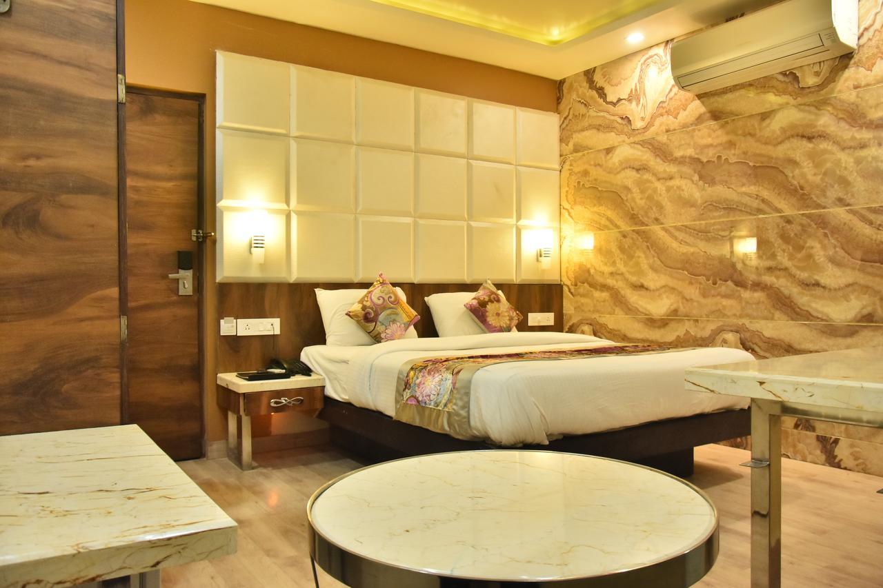 Hotel Deep Kanpur Extérieur photo
