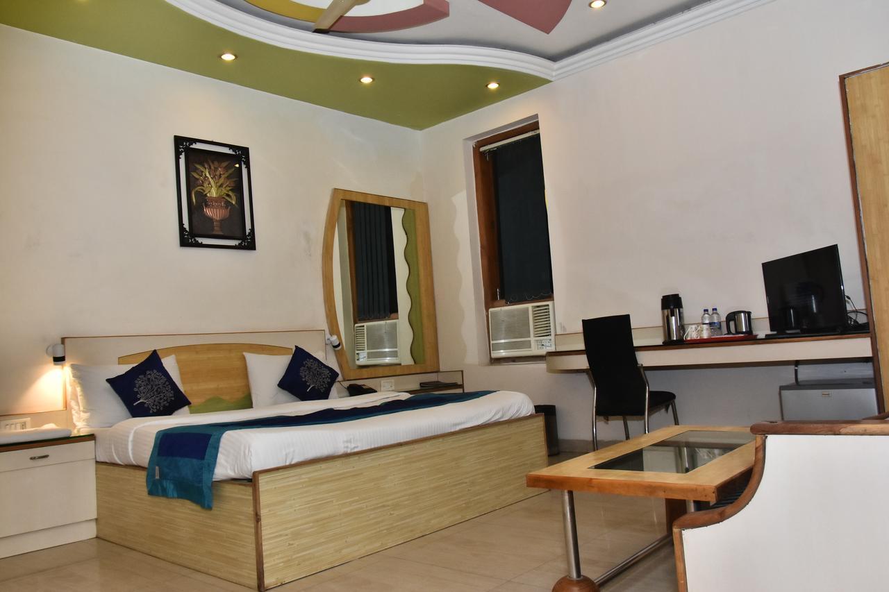 Hotel Deep Kanpur Extérieur photo