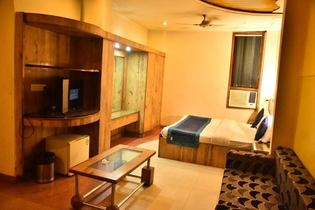 Hotel Deep Kanpur Extérieur photo