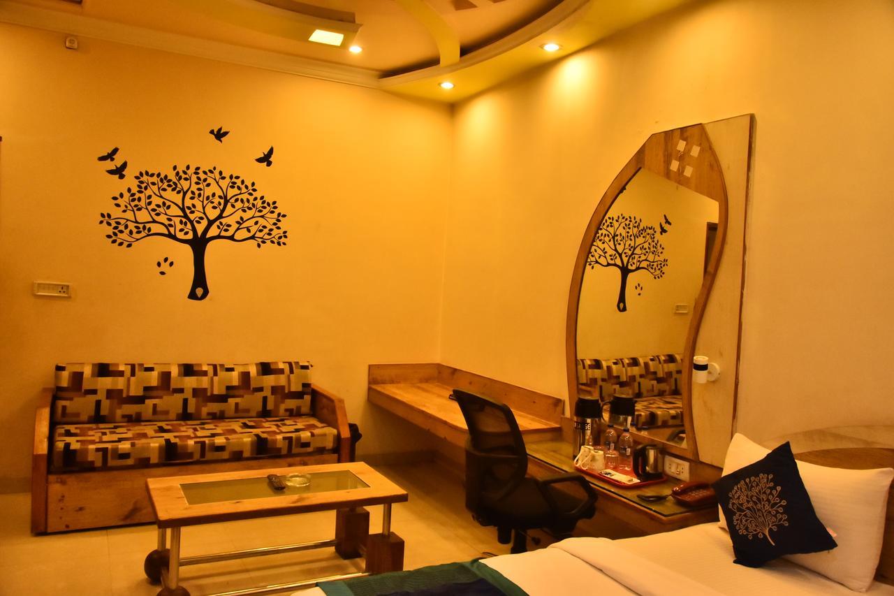 Hotel Deep Kanpur Extérieur photo