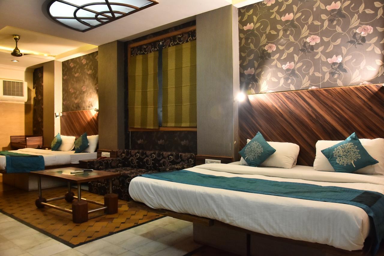 Hotel Deep Kanpur Extérieur photo