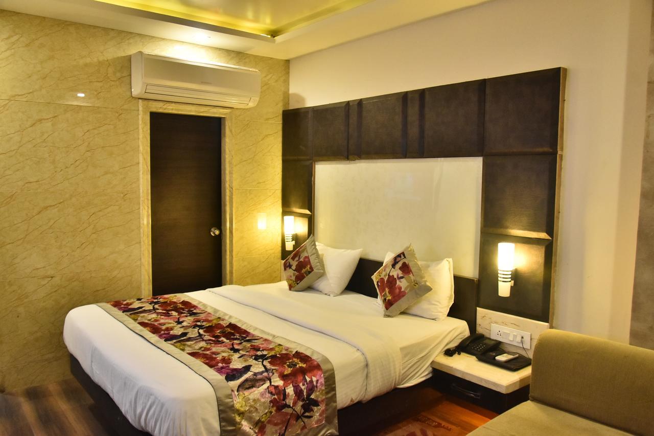 Hotel Deep Kanpur Extérieur photo