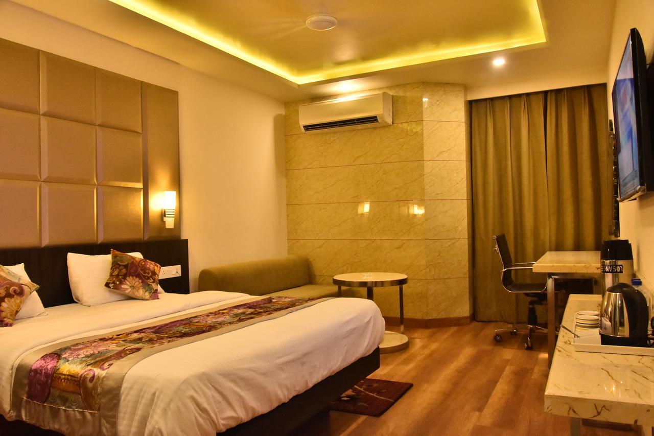 Hotel Deep Kanpur Extérieur photo