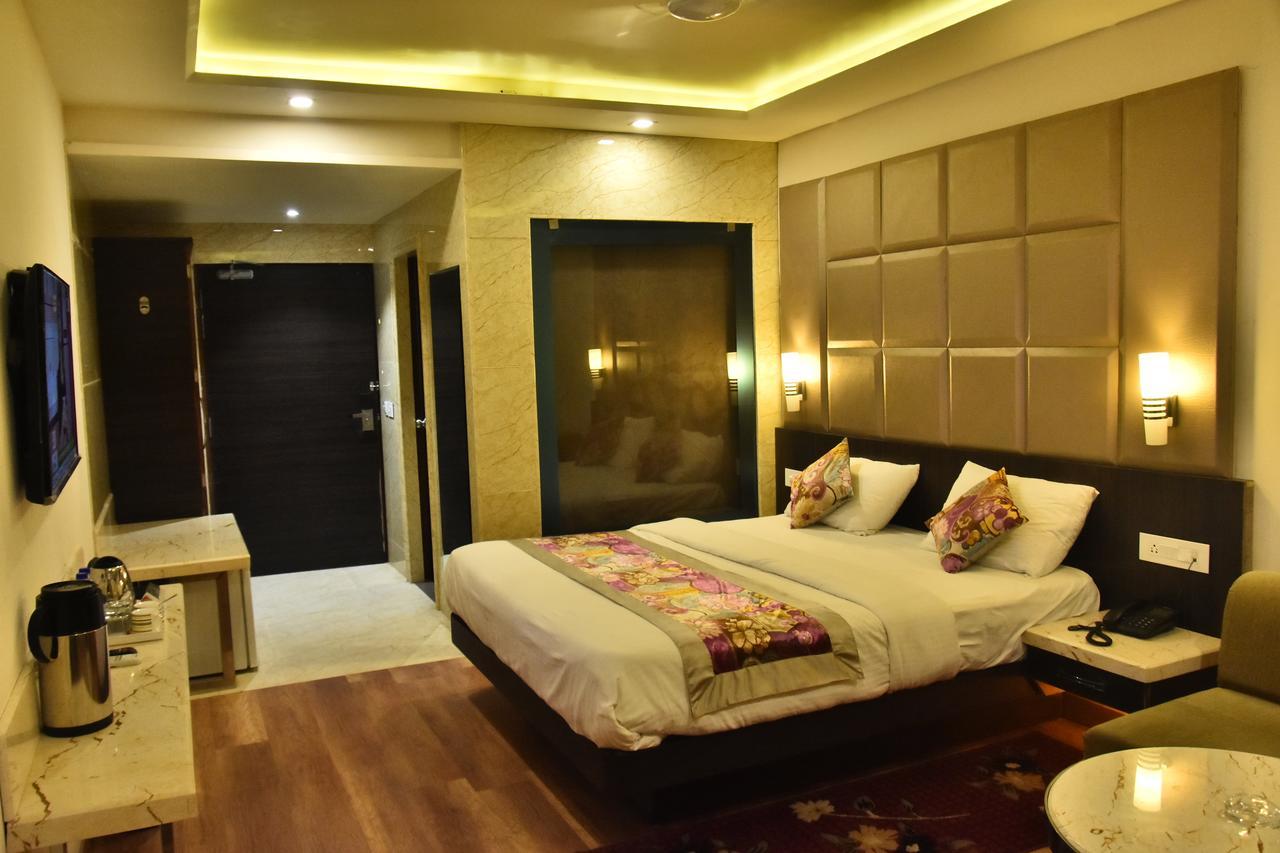 Hotel Deep Kanpur Extérieur photo