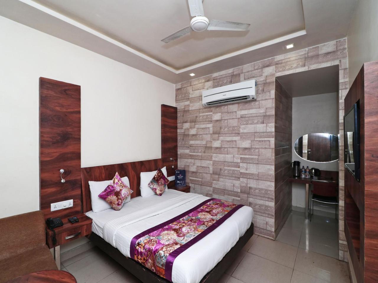 Hotel Deep Kanpur Extérieur photo
