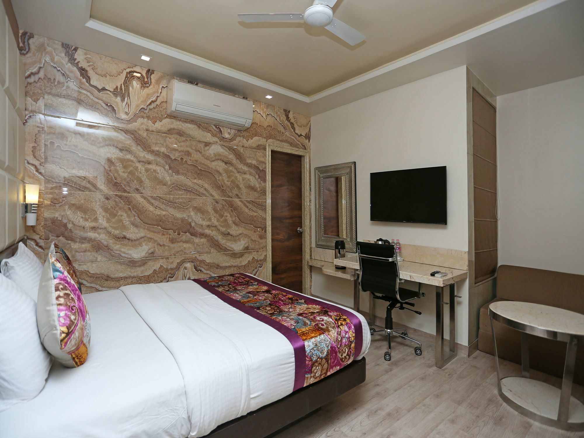 Hotel Deep Kanpur Extérieur photo
